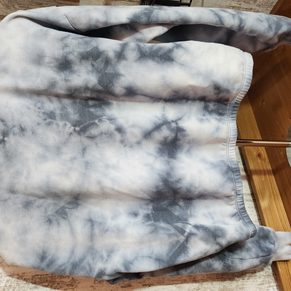 American Eagle Outfitters Gray Tie-Dye Sweatshirt - Picture 2 of 3